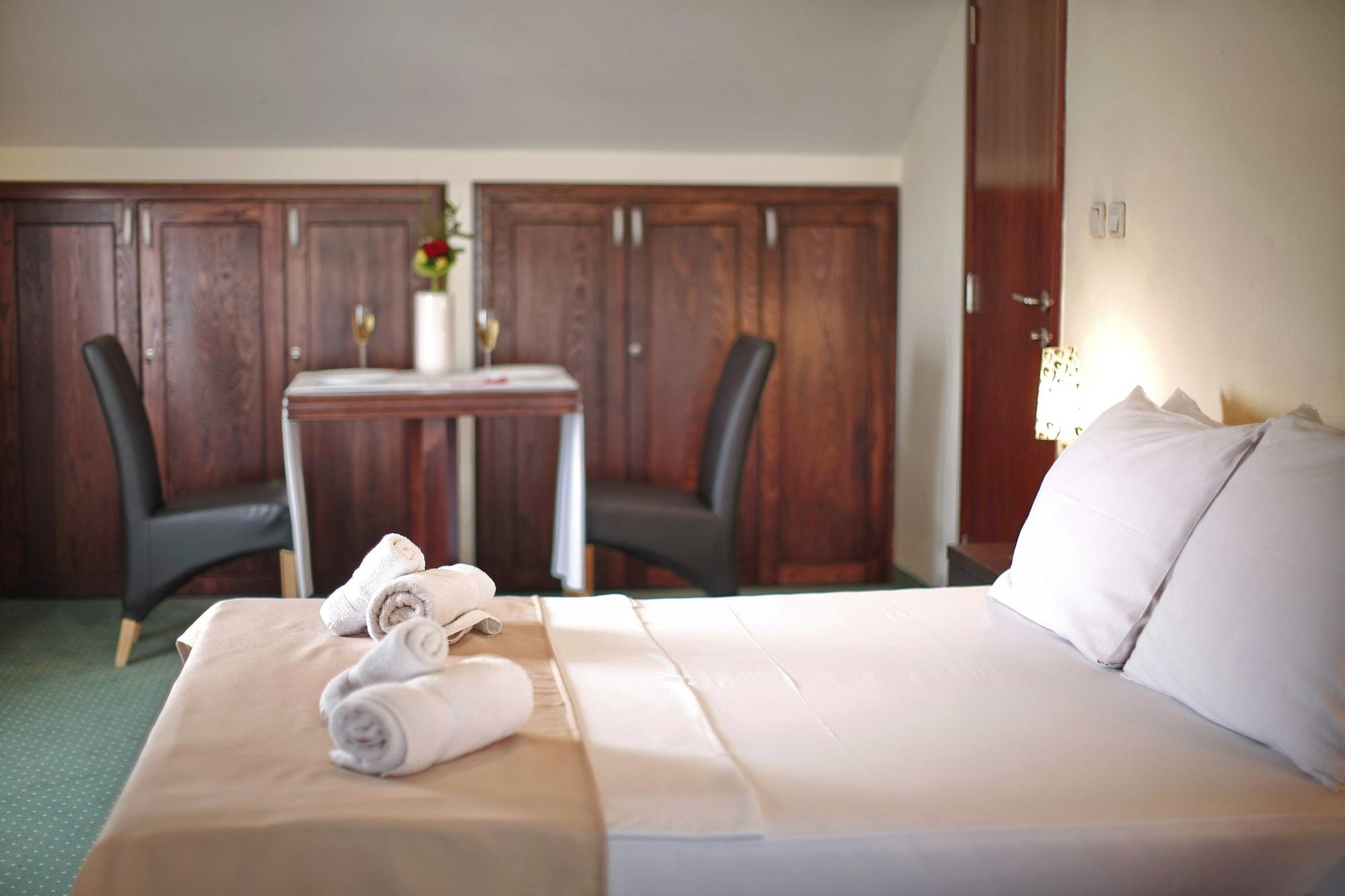 Hotel Happy Star Club Belgrado Exterior foto